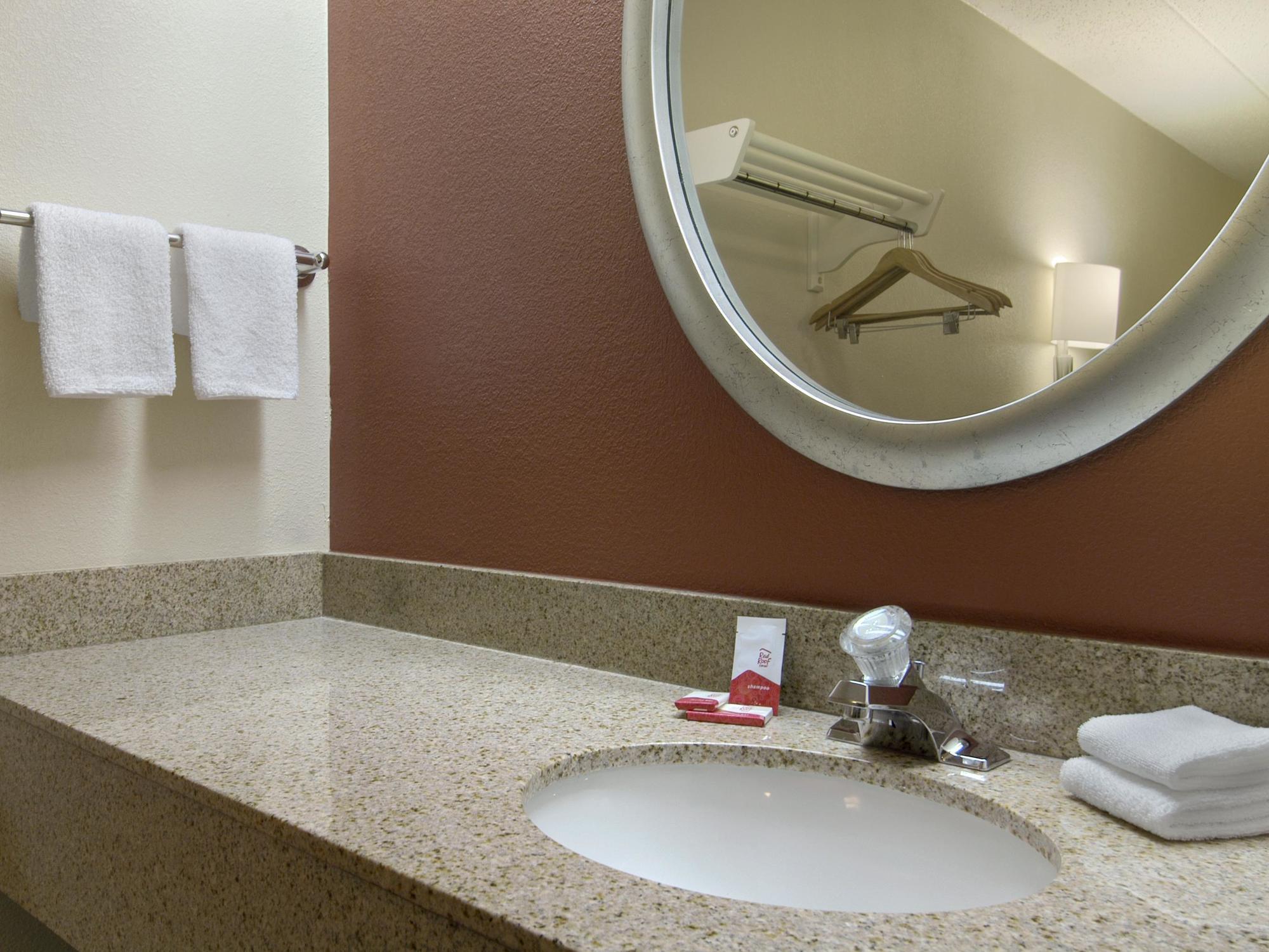 Red Roof Inn Detroit - Roseville St Clair Shores Δωμάτιο φωτογραφία