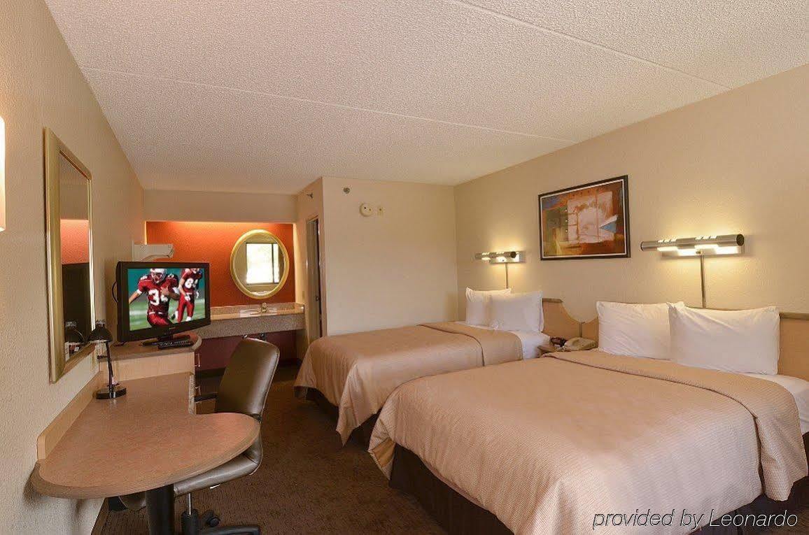 Red Roof Inn Detroit - Roseville St Clair Shores Εξωτερικό φωτογραφία